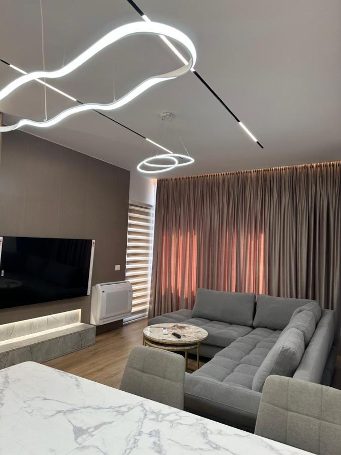 Hera Tirana Suite Deluxe Bagian luar foto