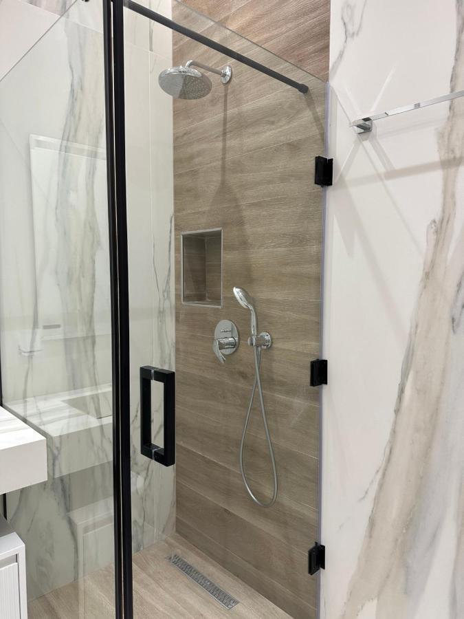 Hera Tirana Suite Deluxe Bagian luar foto
