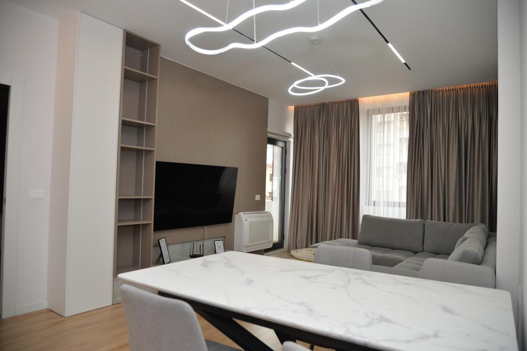 Hera Tirana Suite Deluxe Bagian luar foto
