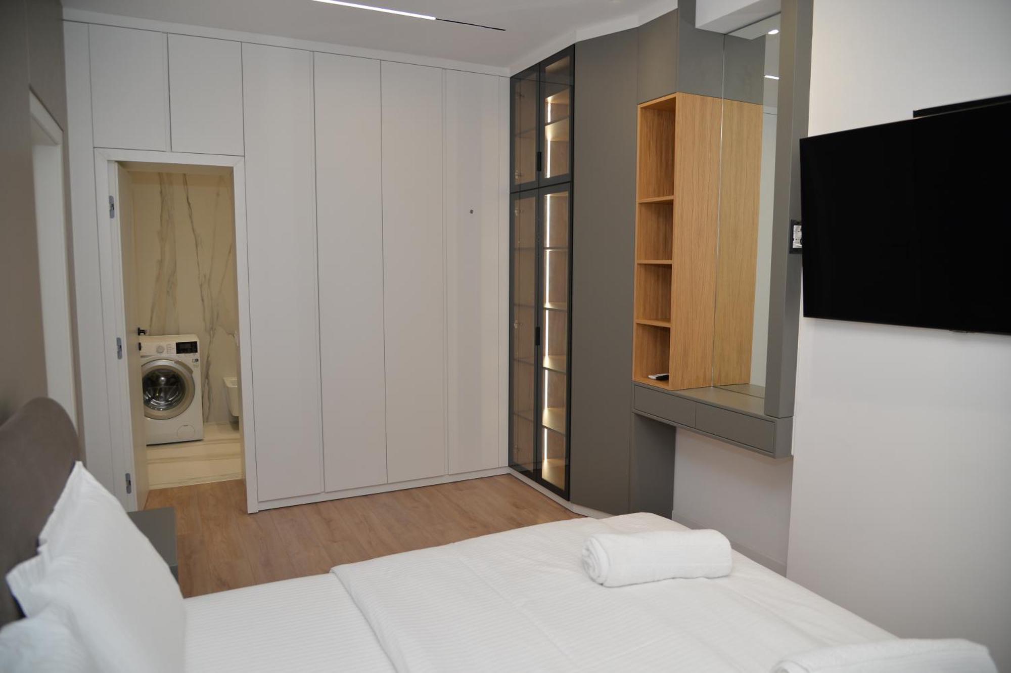 Hera Tirana Suite Deluxe Bagian luar foto