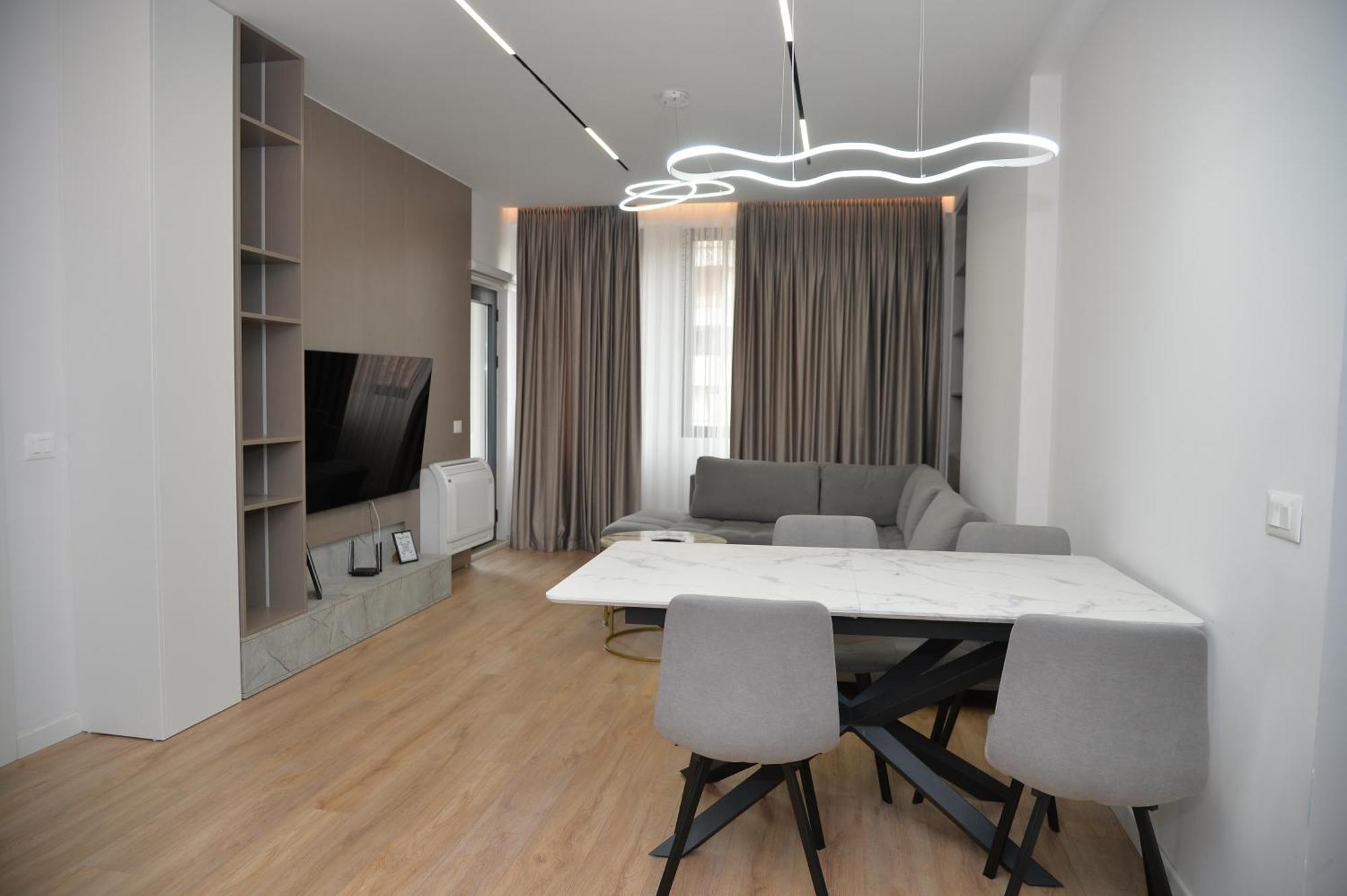 Hera Tirana Suite Deluxe Bagian luar foto