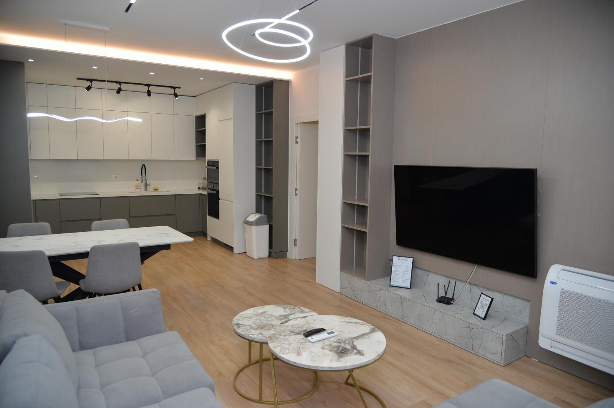 Hera Tirana Suite Deluxe Bagian luar foto